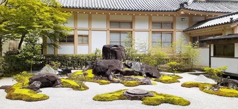 静寂の庭園、石と苔の織りなす世界