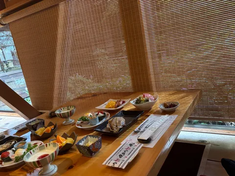 和朝食の心地よい光景