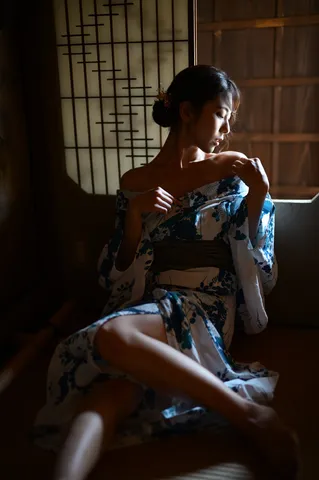 光に包まれた浴衣の佇まい