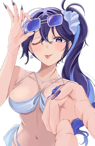 サングラス上げて夏のセルフィー