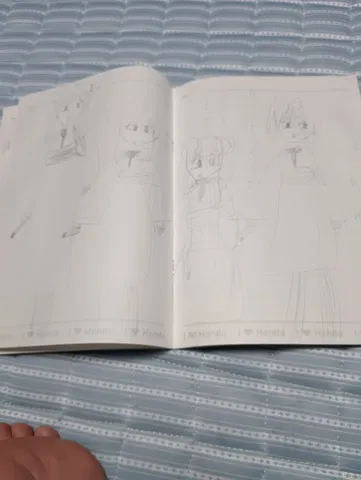 制服姿のキャラクターたちの sketchbook
