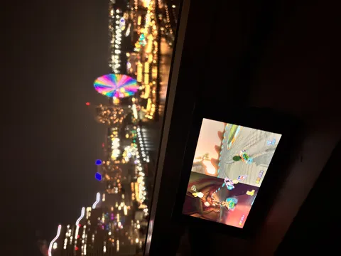 煌めく夜景とゲームの夜