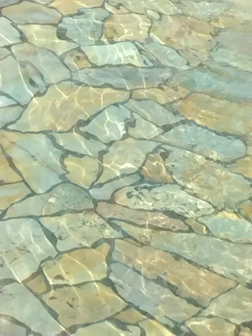 水中石畳の光の模様