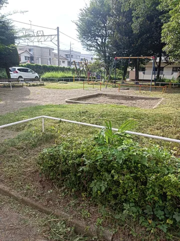 住宅街の静かな公園