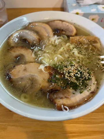 香る豚脂と麺の海