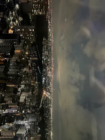 眠らない街の灯り
