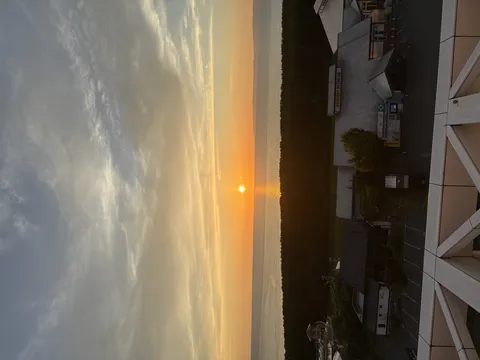 海に沈む夕陽のきらめき