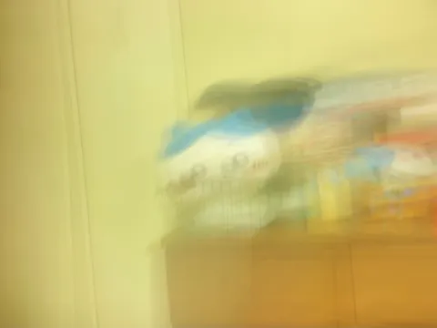 ぼかしの向こうに、何が？