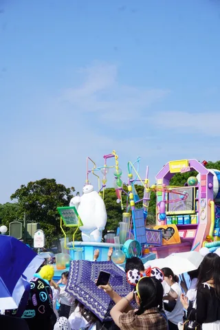 ベイマックスが魅せる！カラフル研究室
