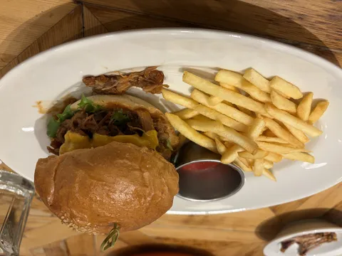 とろけるチーズのプルドポーク
