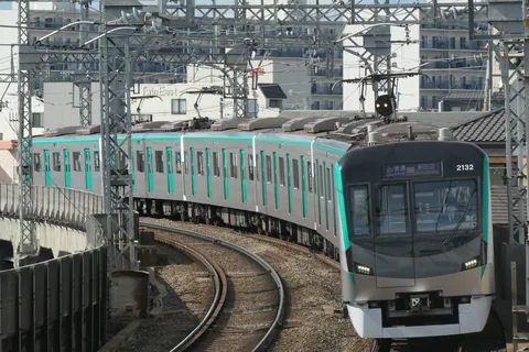 近鉄に直通運転する京都市交20系