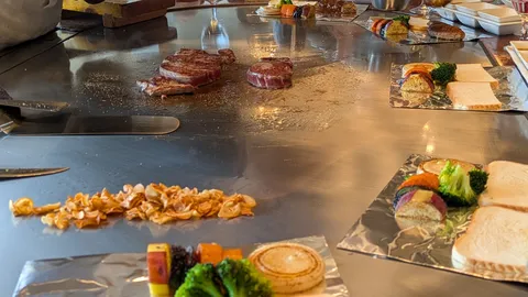 鉄板を彩る、食の断面ショー