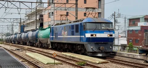 貨物列車の日常風景