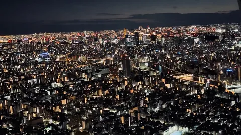 夜景の光が密集する街