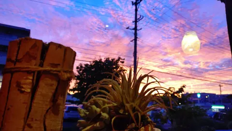 夕暮れの空と生活感