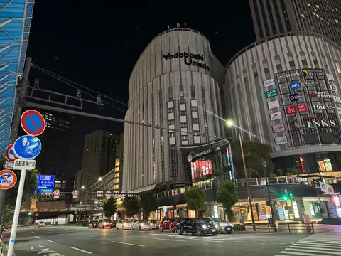 梅田の夜景とネオン