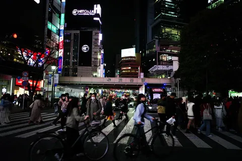 渋谷の夜の横断風景