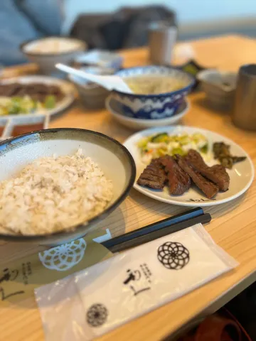 牛タン定食のランチタイム