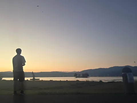 夕景に沈む輪郭の静寂