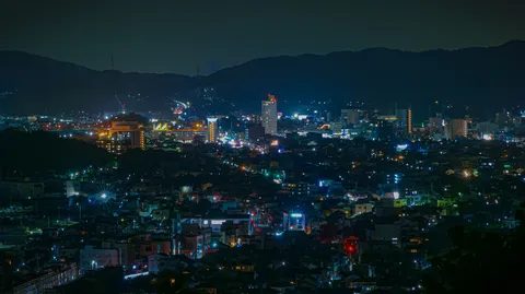 夜景と街並みにひそむ鼓動