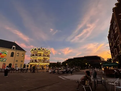 夕暮れ時の幻想的な世界