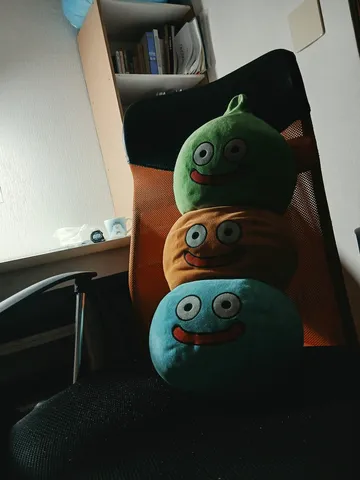 積み重ねられたスライムたち