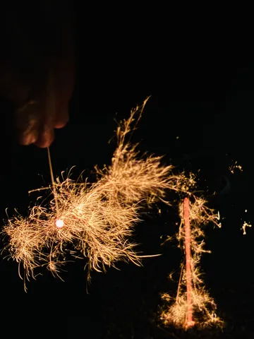 火花散る夏の夜