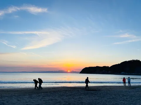 夕日に染まる海岸線