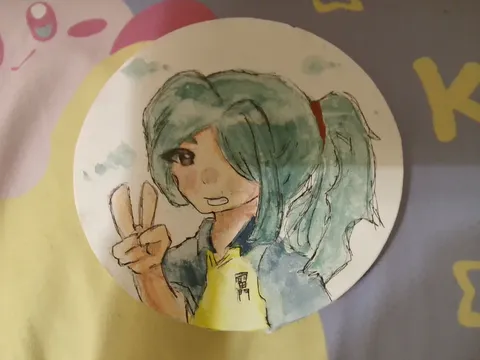 風に揺れるティールヘア