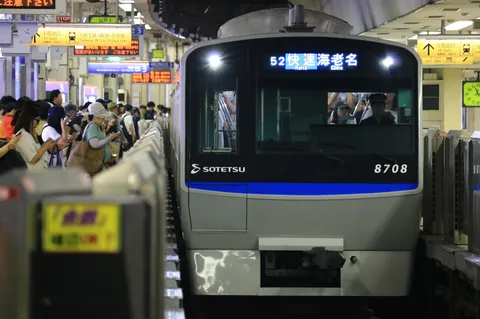 駅の日常、車両の顔