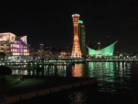 水面に映る、光のいたずら