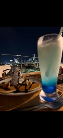 都会の夜景と甘い誘惑
