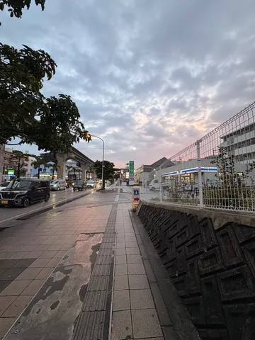 空と街並みの境界線