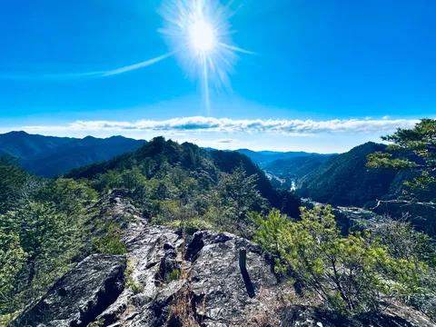 青空と峰々の織りなす絶景