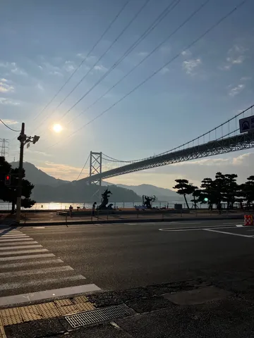 光と影の架け橋