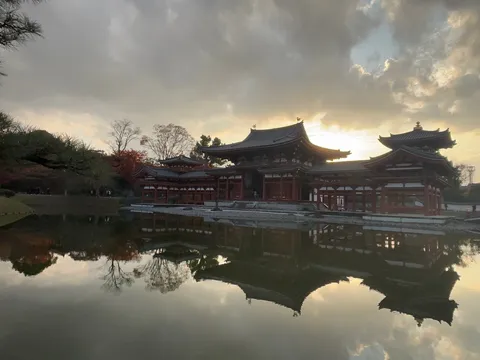 池に映る、夕陽の鳳凰堂
