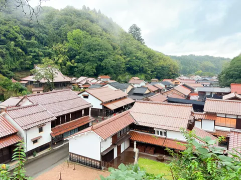 雨音に佇む古都の趣