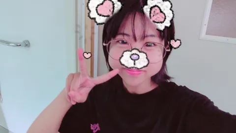 花とピースの瞬き