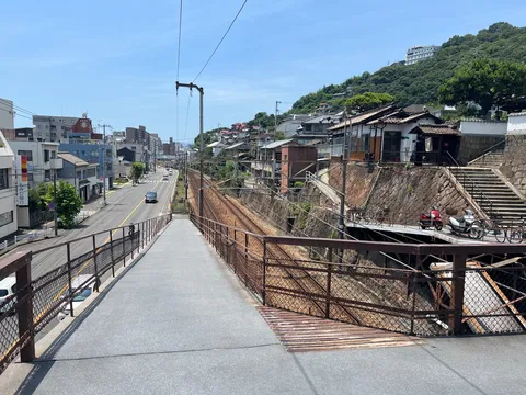 坂道の街、鉄道と日常