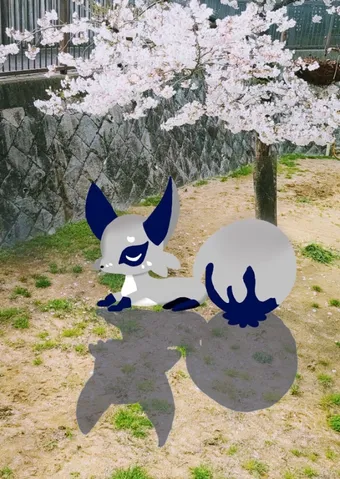 桜の下で佇む幻の狐