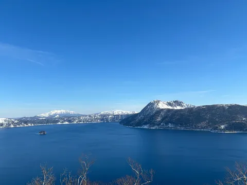 澄みわたる冬の風景