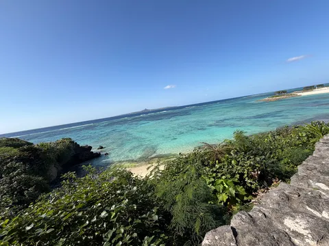 透き通る海の絶景