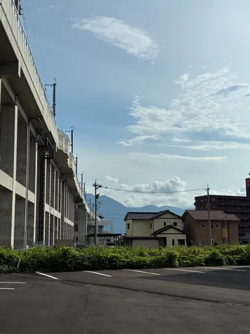 コンクリートと青空の対話