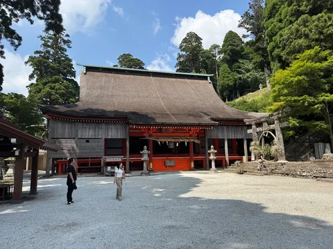 歴史と緑に包まれる古都の佇まい