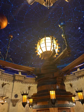 星空の下のプラネタリウム