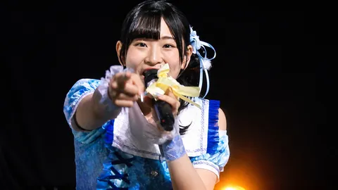 指さしウインクでファンを魅了