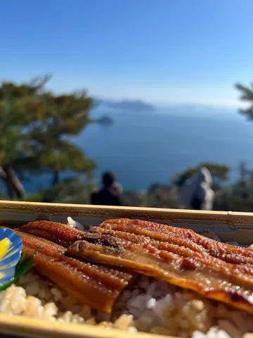 絶景と鰻、贅沢なランチタイム