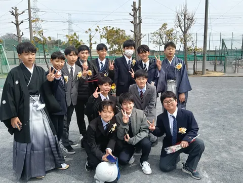 門出を祝う、晴れやかな装い