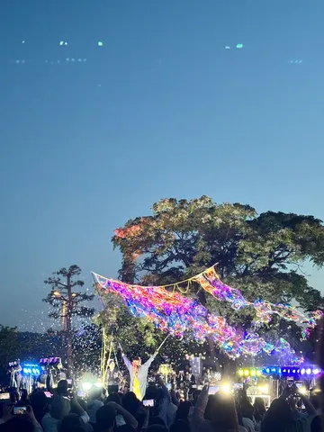 幻想的なシャボン玉と歓声