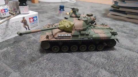 精密模型の戦車、作り込みに感嘆